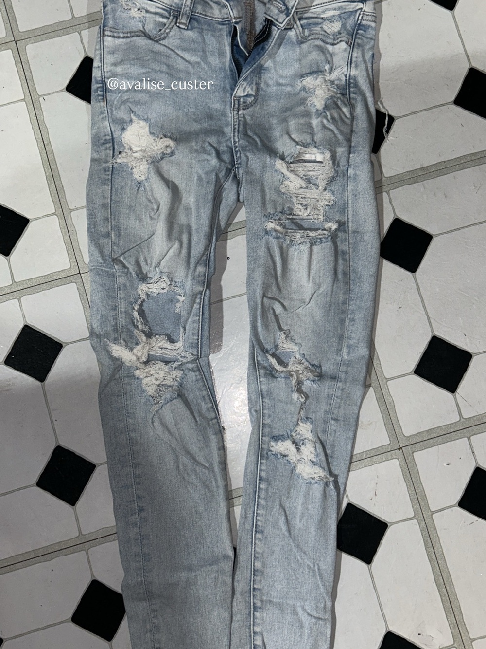 American Eagle Outfitters Light Blue Distressed Skinny Jeans